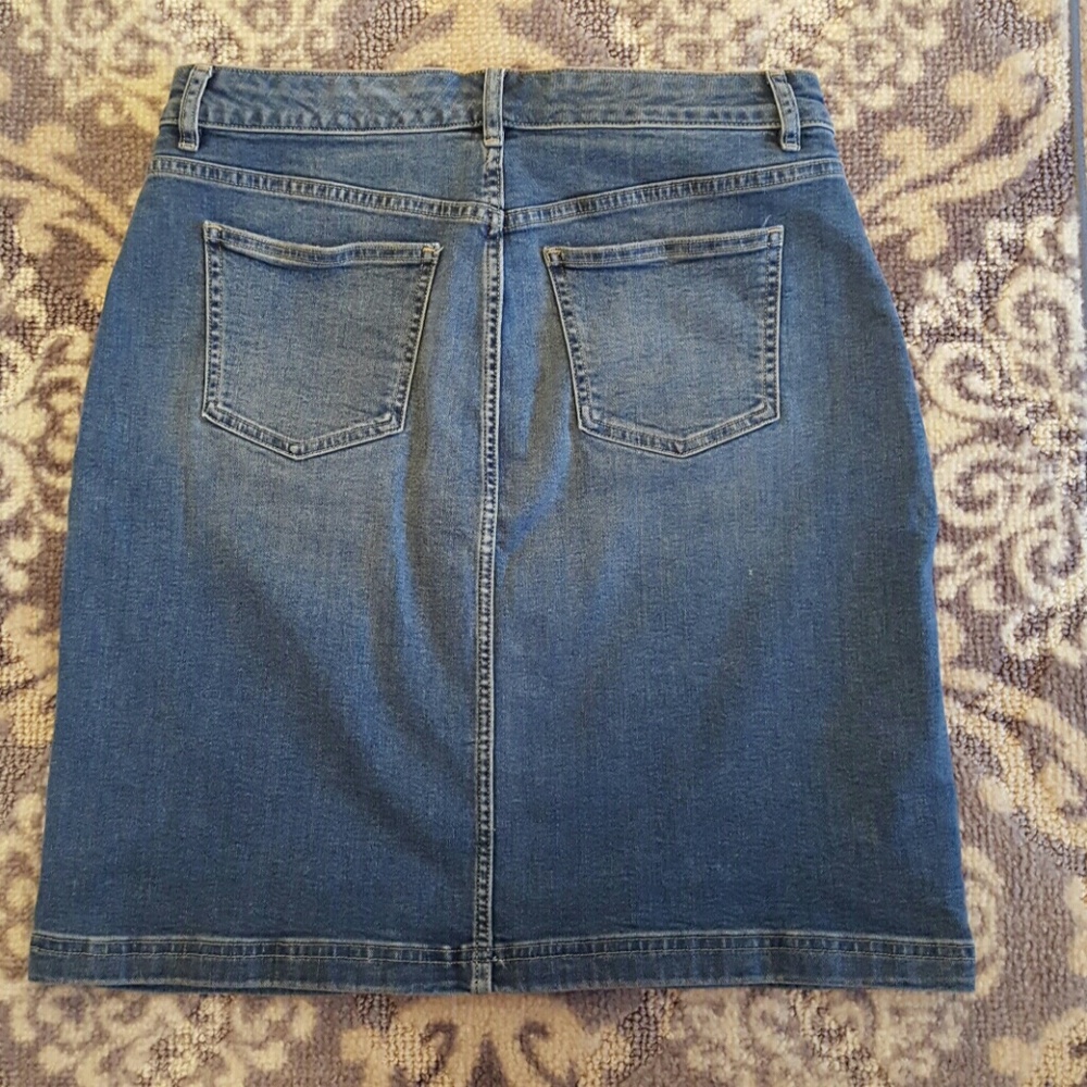 Chaps denim skirt worn 1 time - Picture 3 of 8